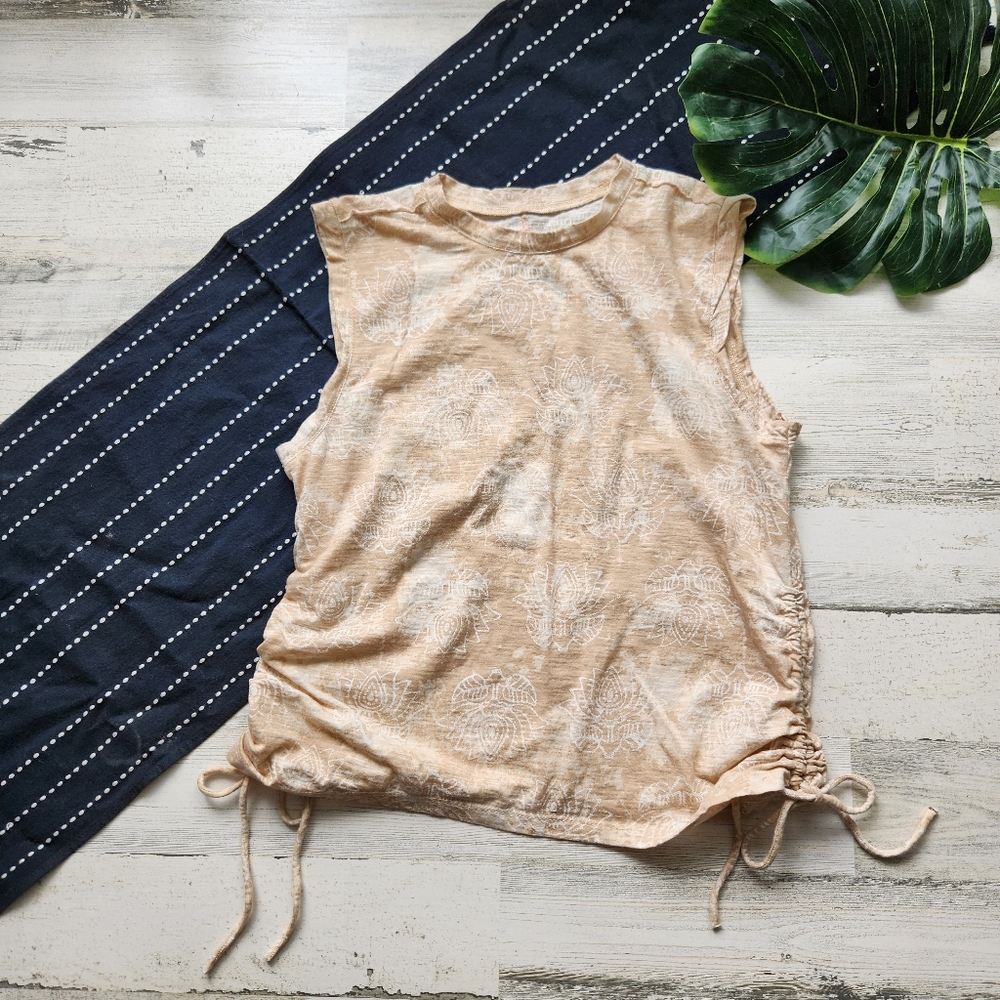 Anthropolgie Pilcro Ruched Sleeveless Top Printed Lotus Flower Tan Size Medium - Picture 2 of 8